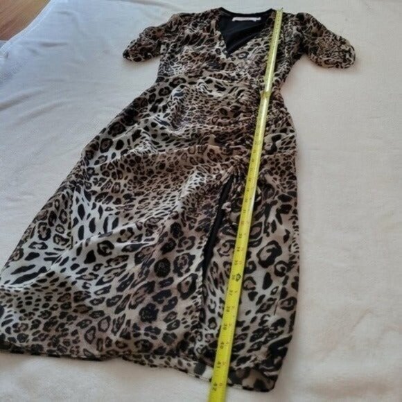ASTR The Label Short Sleeve Ruched Midi Dress Leopard Print Size XS - Picture 6 of 12
